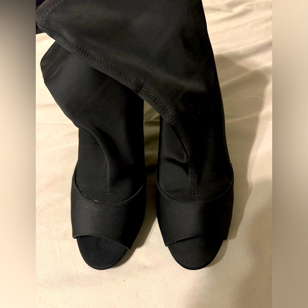 Open toe bootie